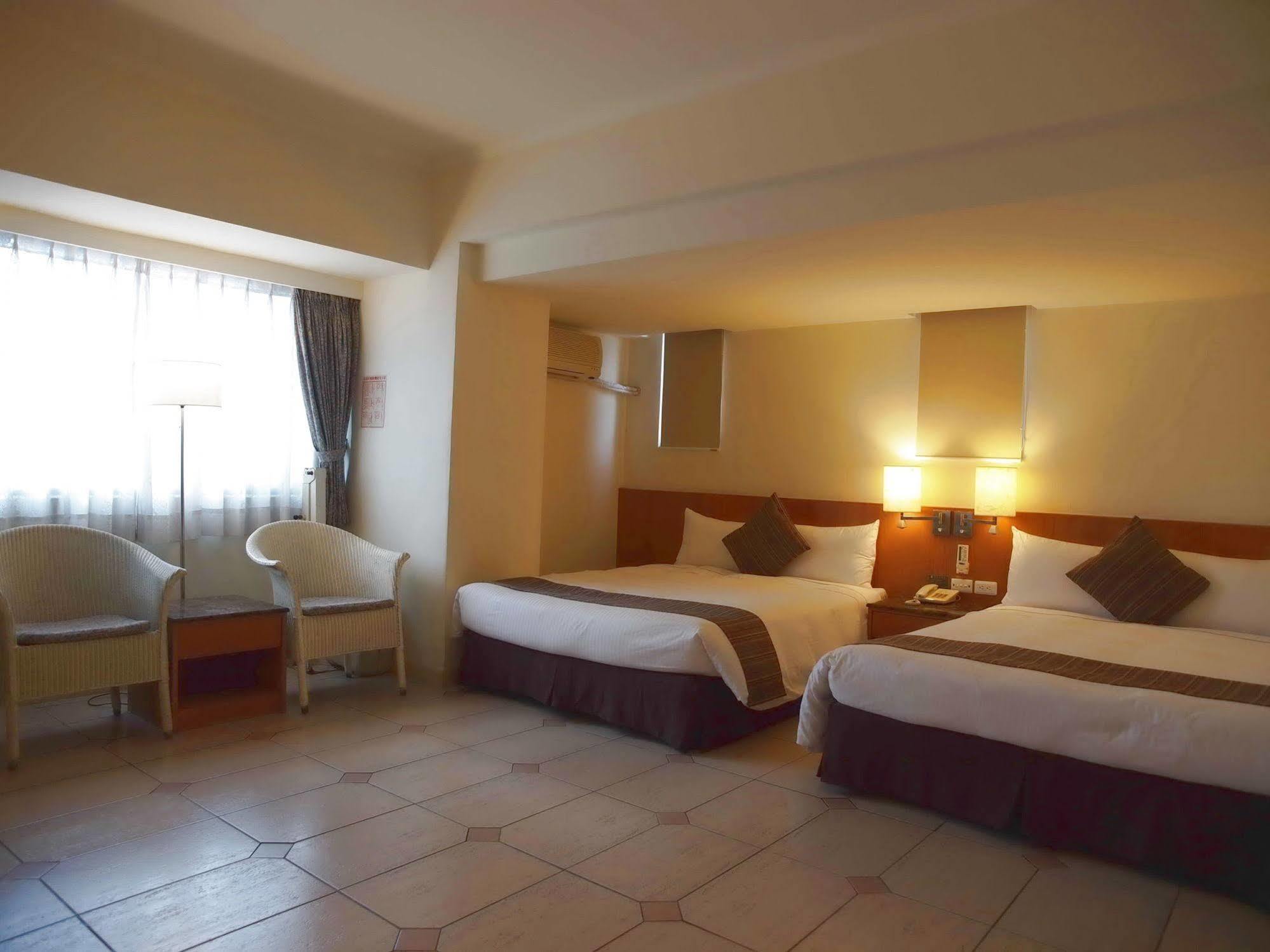 Finders Hotel Hualien Da-Tong Екстериор снимка